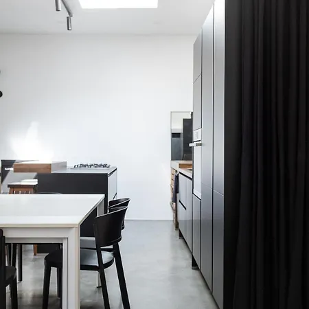 Appartamento Loft Miyabi - Urban Retreat With Private Parking *