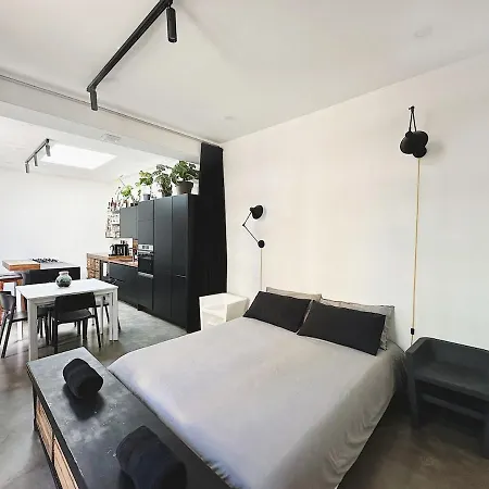 Apartamento Loft Miyabi - Urban Retreat With Private Parking *