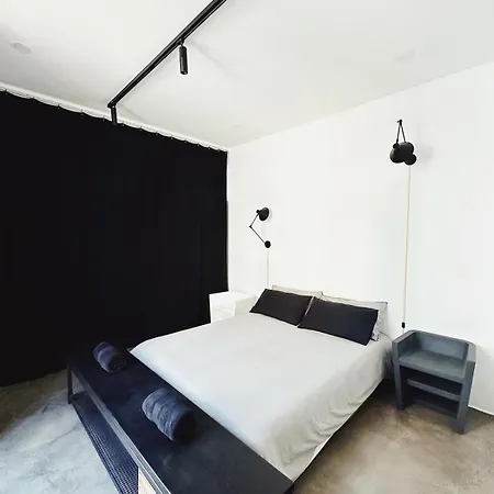 Appartamento Loft Miyabi - Urban Retreat With Private Parking *
