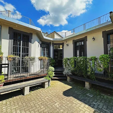 Loft Miyabi - Urban Retreat With Private Parking Apartamento