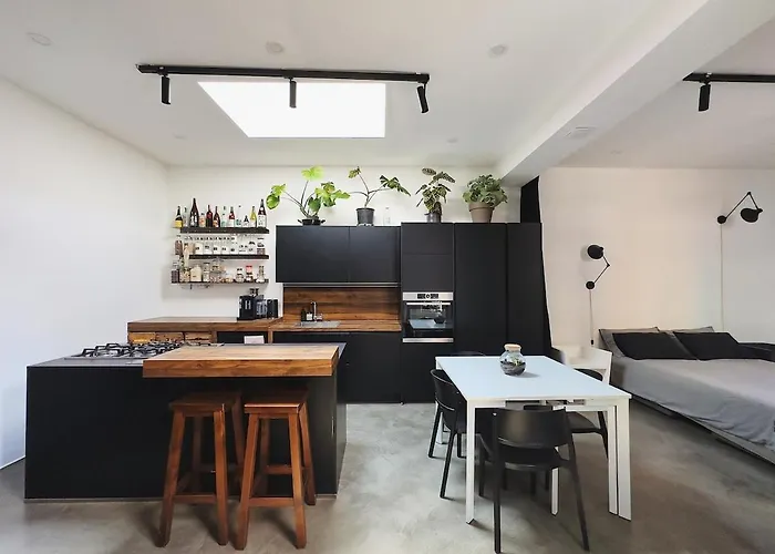 Loft Miyabi - Urban Retreat With Private Parking Apartamento *