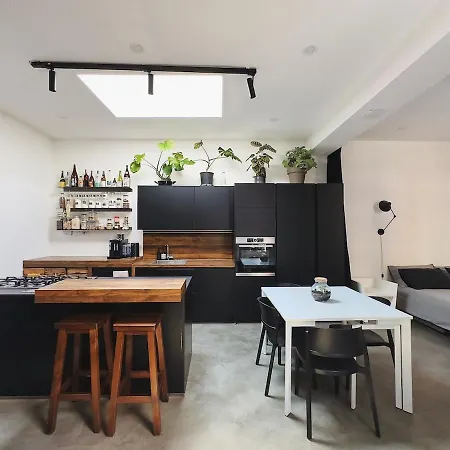 Loft Miyabi - Urban Retreat With Private Parking Daire *