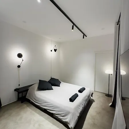 Appartement Loft Miyabi - Urban Retreat With Private Parking *