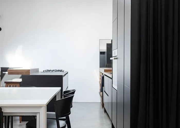 Daire Loft Miyabi - Urban Retreat With Private Parking *